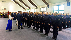 Ślubowanie nowych policjantów. Przed nimi siedem miesięcy szkolenia Ślubowanie nowych policjantów. Przed nimi siedem miesięcy szkolenia